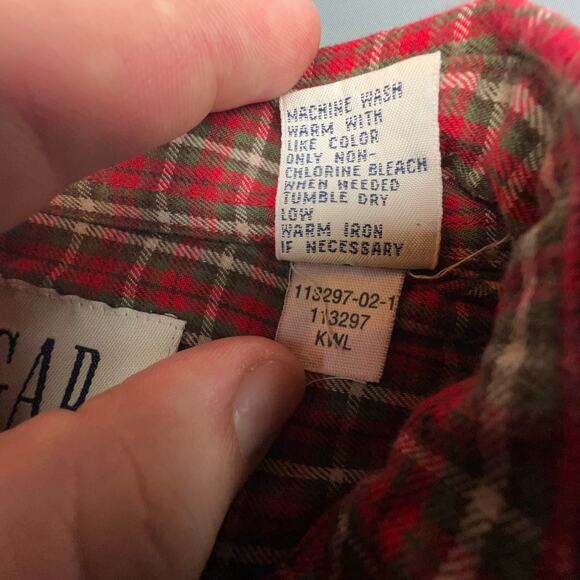 GAP Red Plaid Button Up Shirt Men’s Small Long Sleeve Casual Office - Picture 7 of 7